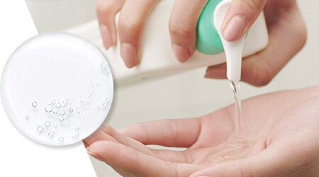 Gelasta tekstura CeraVe penečega čistilnega gela za telo